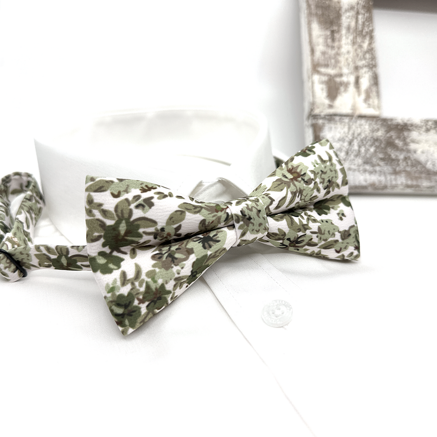 Olive Green Bow tie, Floral Groom Bow tie, Wedding Floral Bow tie