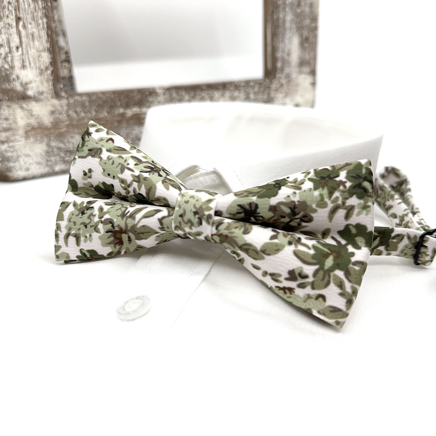 Olive Green Bow tie, Floral Groom Bow tie, Wedding Floral Bow tie