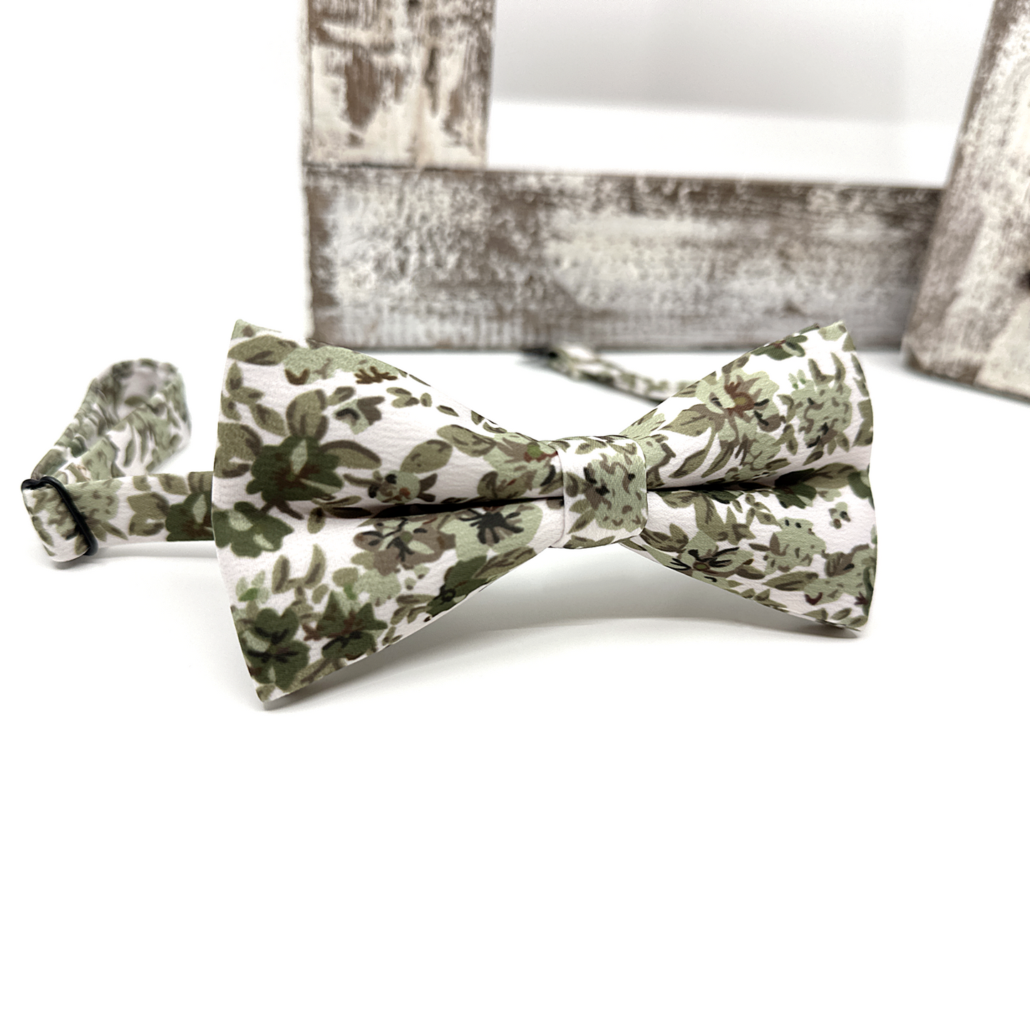 Olive Green Bow tie, Floral Groom Bow tie, Wedding Floral Bow tie